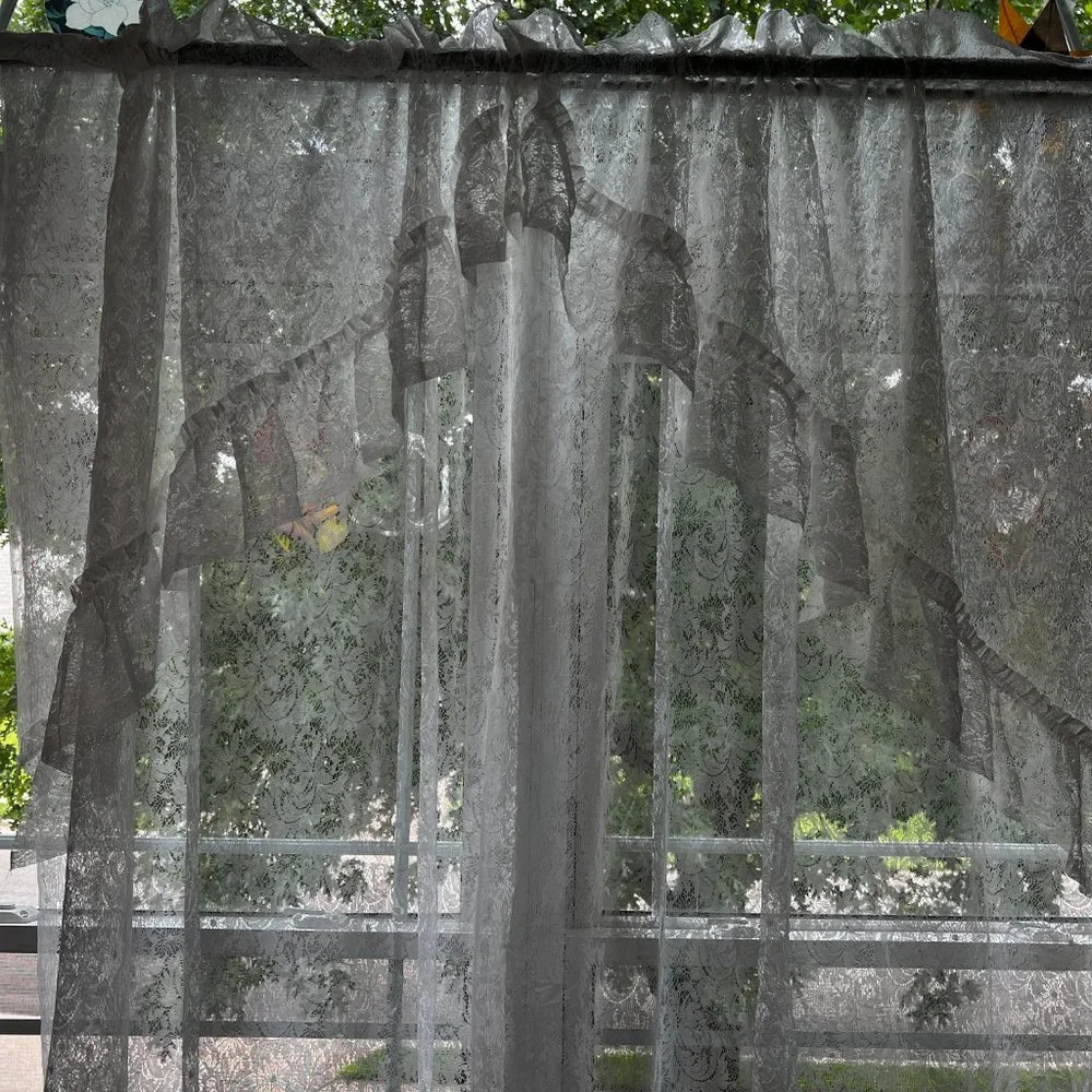 📌2 Beautiful All Over Floral Design Net Curtains with Rod pocket